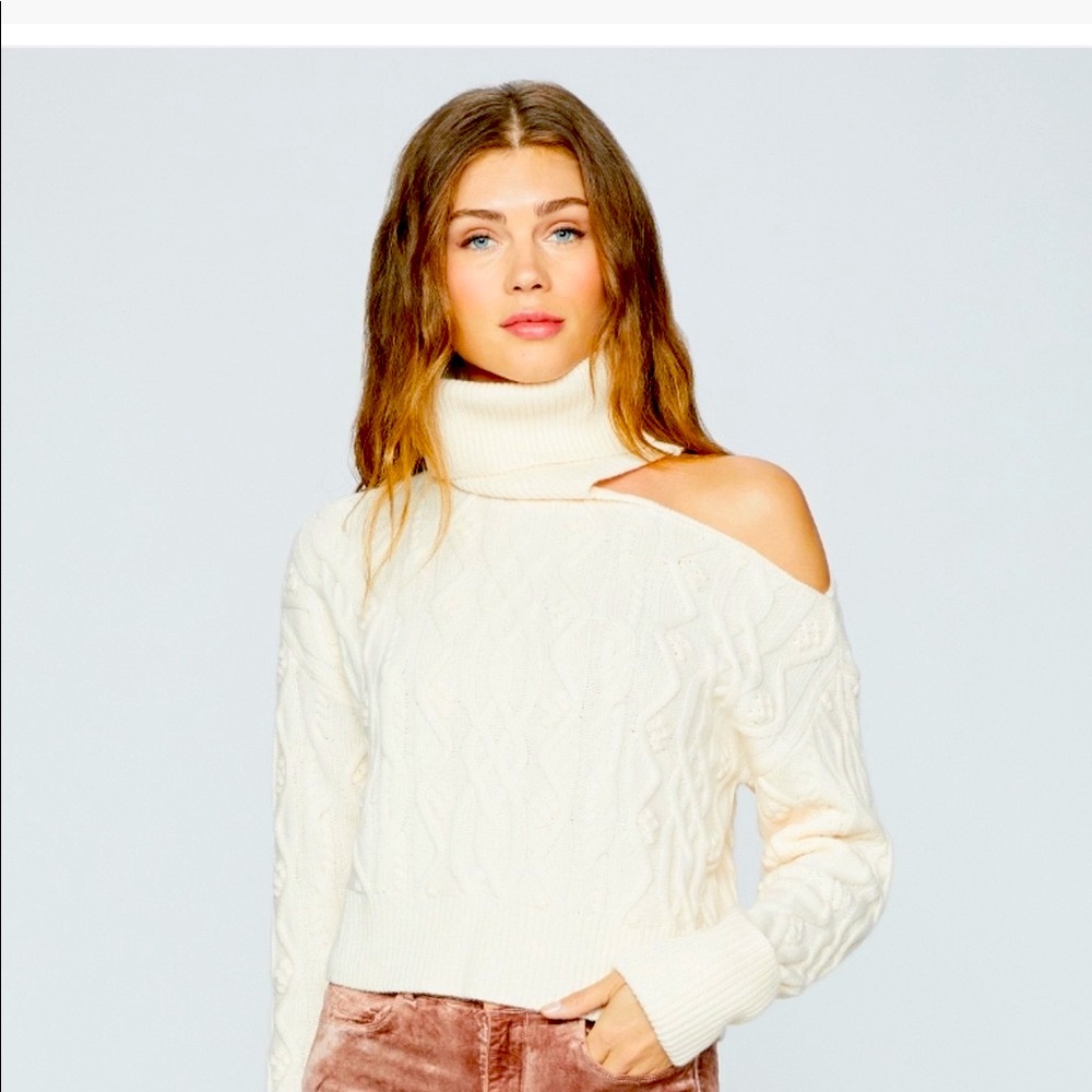 NWT Paige Raundi Cropped Sweater in cream- Size L